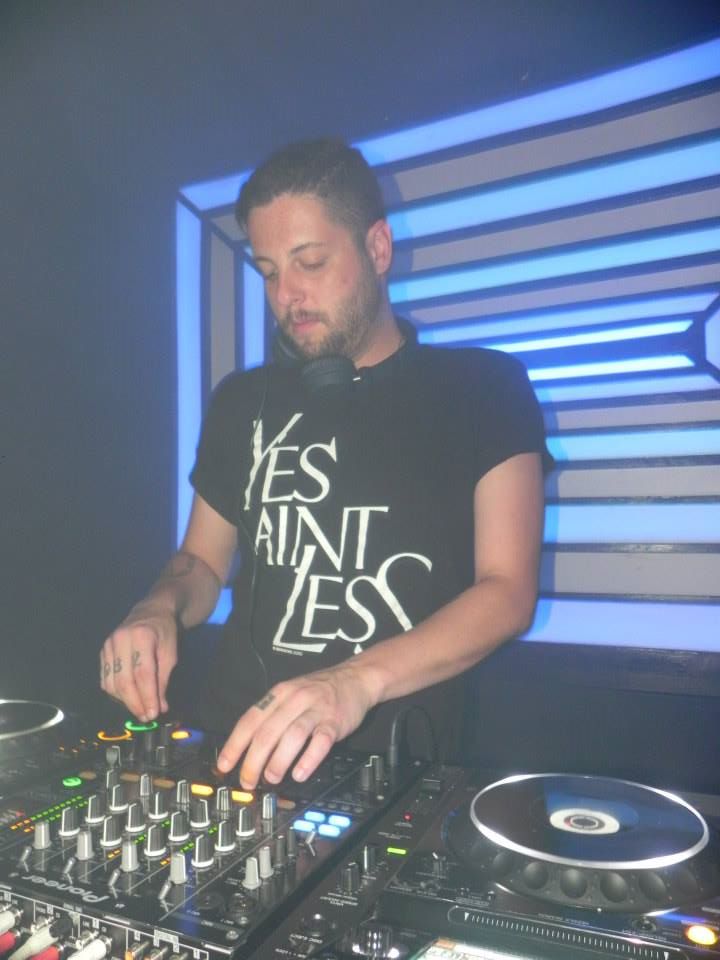 1511235_590608117661211_813375143_n