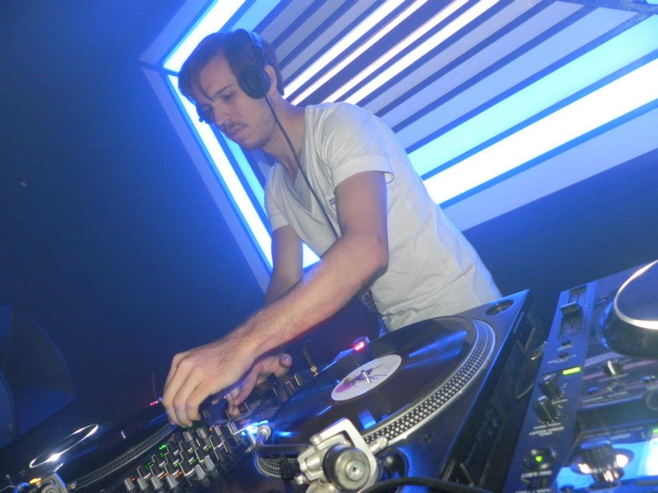 217855_401279619927396_1522517436_n