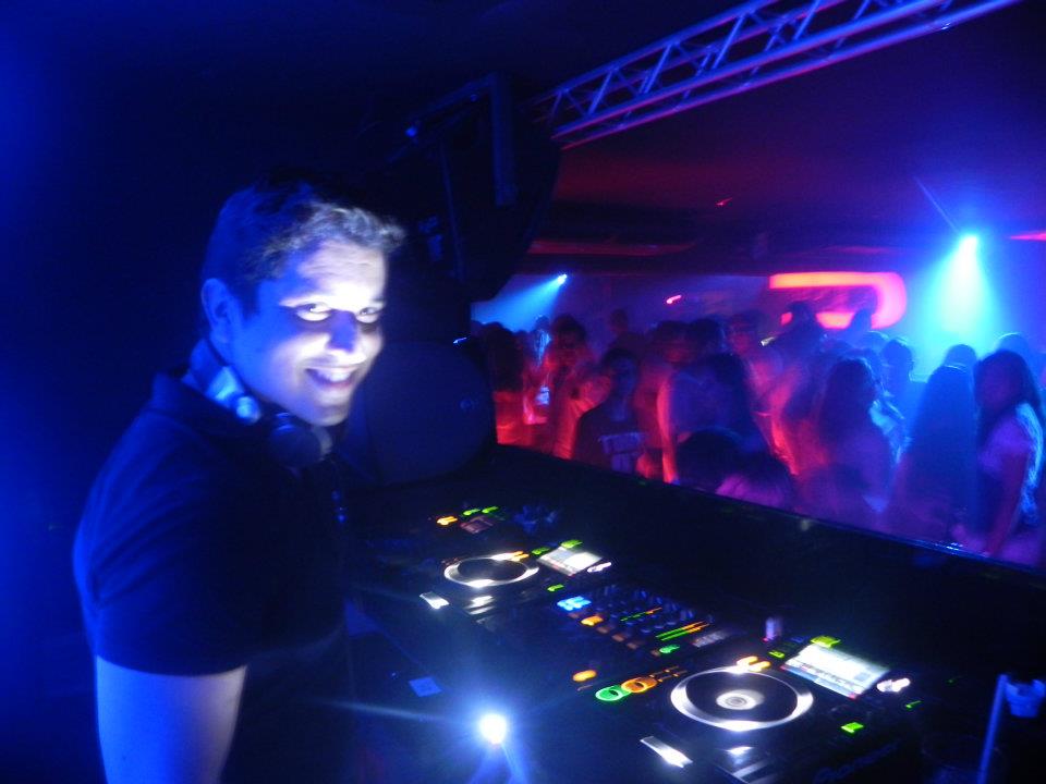 407121_288971331158226_1047543827_n