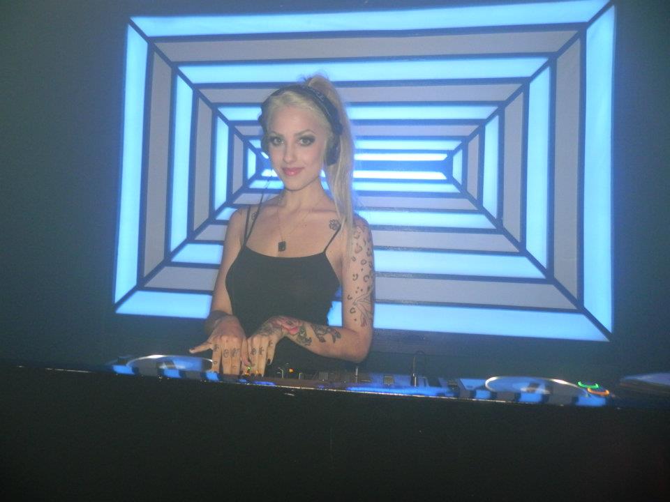 430197_314563005265725_1970528455_n