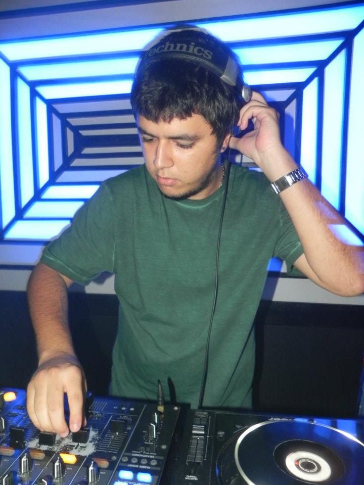 529106_345047538883938_488484781_n