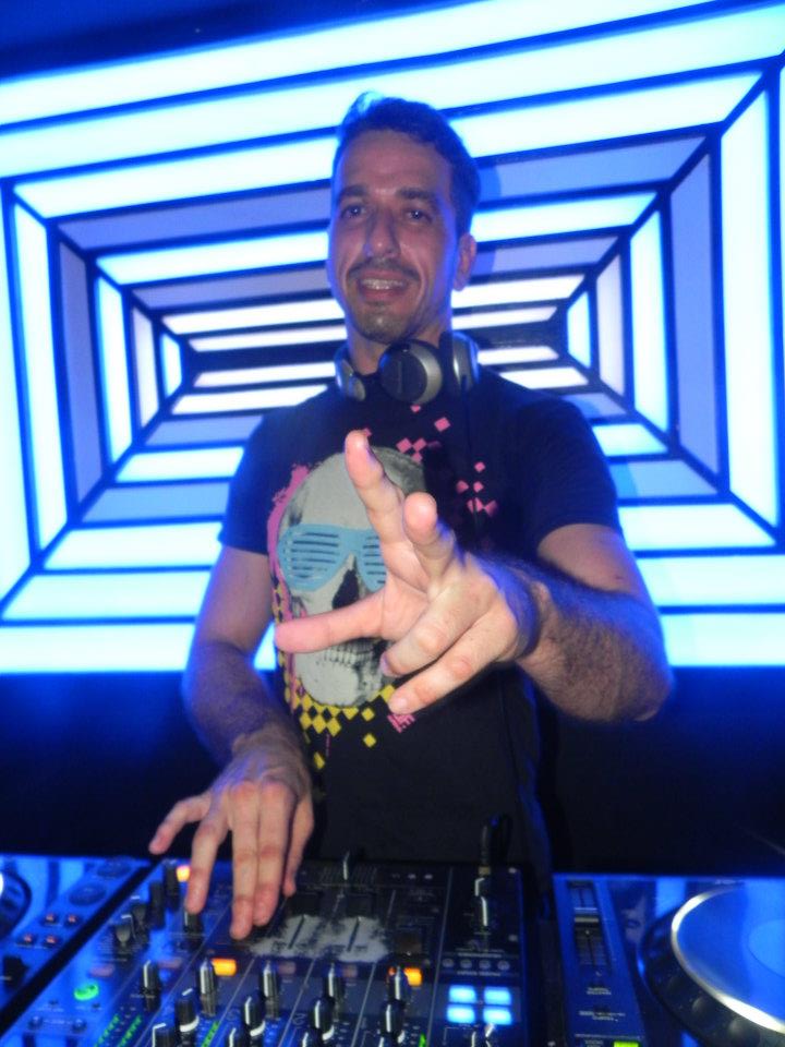 530695_380730248649000_213512719_n